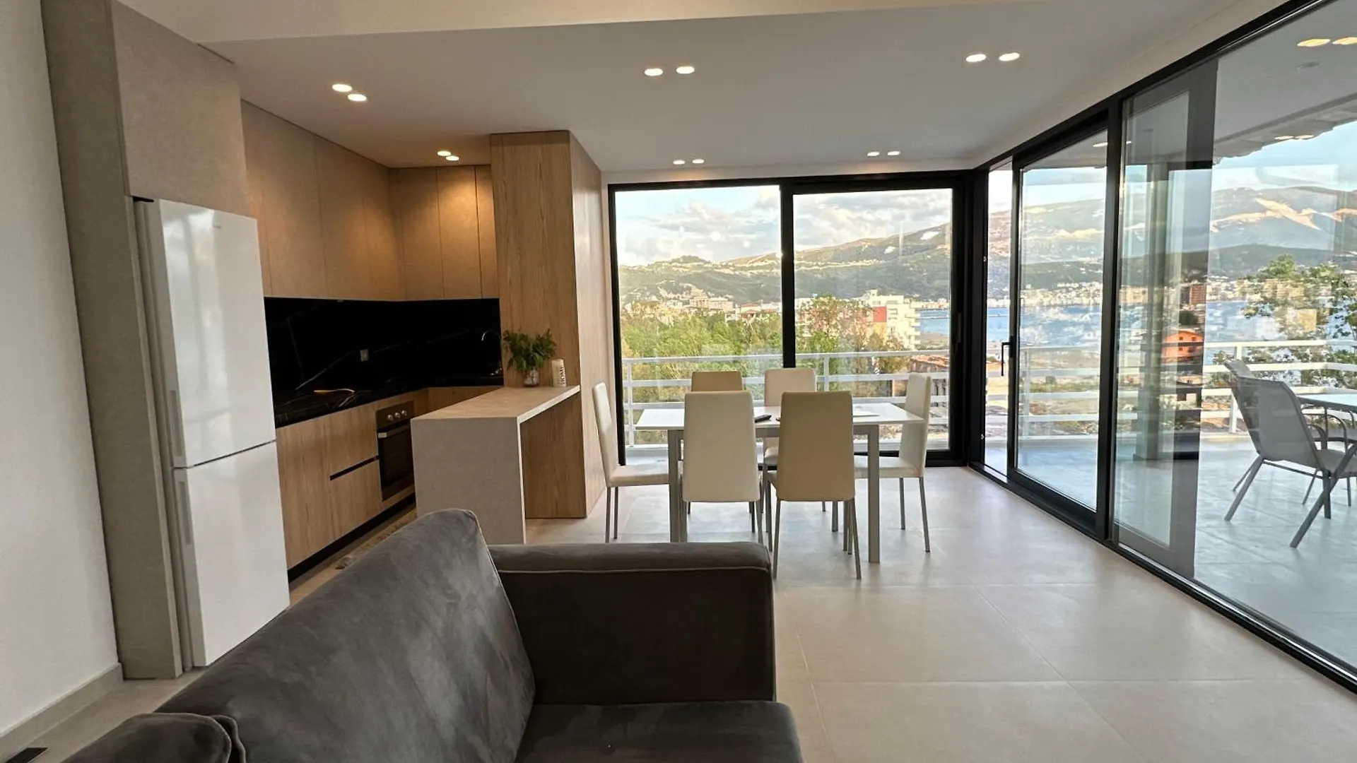 Best View Apartment Vlorë 0*,  阿尔巴尼亚